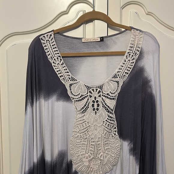 Talk to Angels Grey/ White / Lace Drapey Top Women’s Size Medium - Picture 3 of 10
